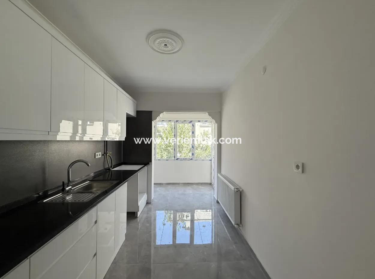 Centrally Located, Fully Renovated, Spacious And Comfortable 3 1 Apartment In Seferihisar Camikebir Neighborhood