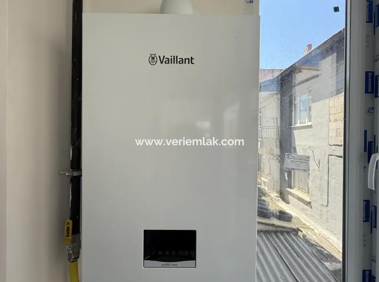 Centrally Located, Fully Renovated, Spacious And Comfortable 3 1 Apartment In Seferihisar Camikebir Neighborhood