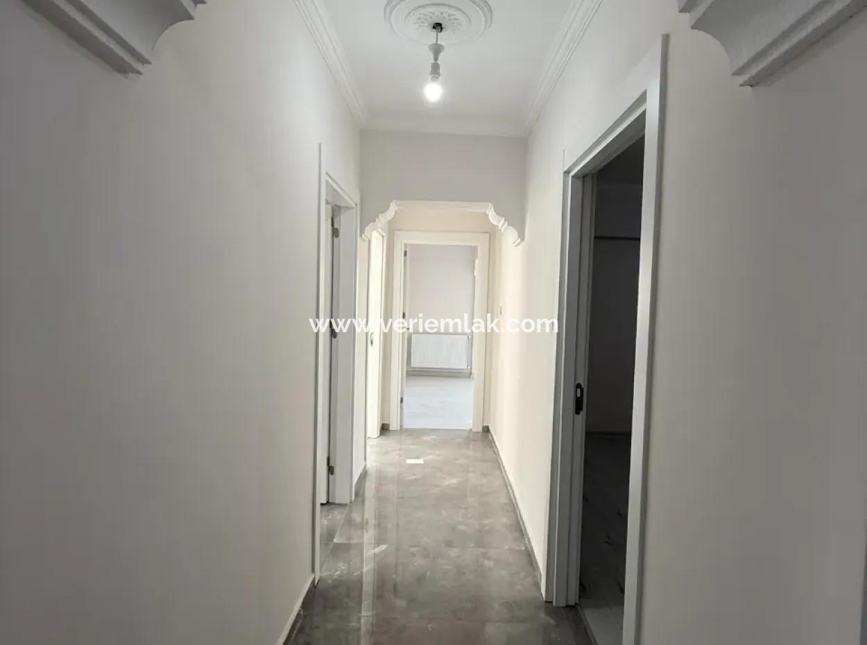 Centrally Located, Fully Renovated, Spacious And Comfortable 3 1 Apartment In Seferihisar Camikebir Neighborhood