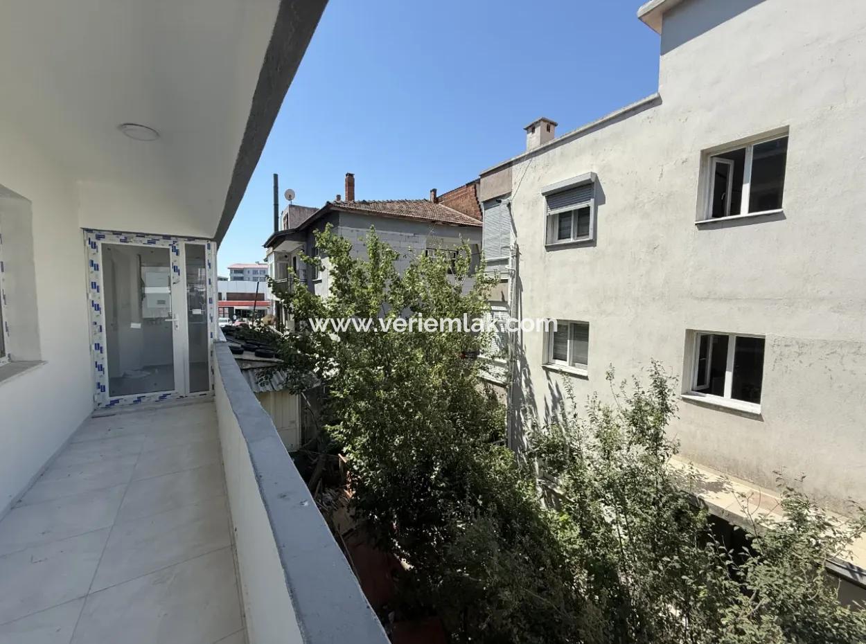 Centrally Located, Fully Renovated, Spacious And Comfortable 3 1 Apartment In Seferihisar Camikebir Neighborhood