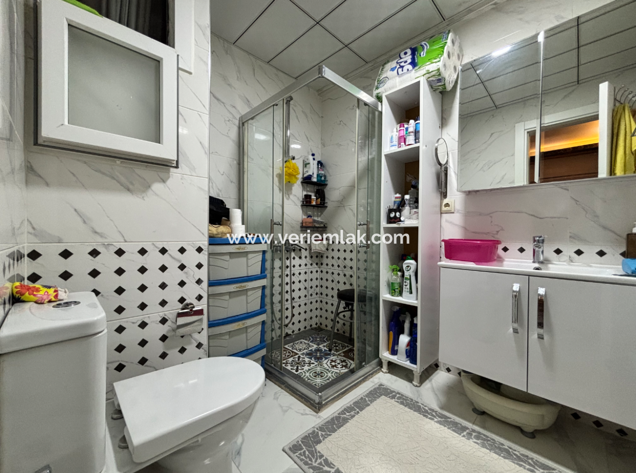 Comfortable Duplex Apartment For Sale In Seferihisar Hidirlik Neighborhood