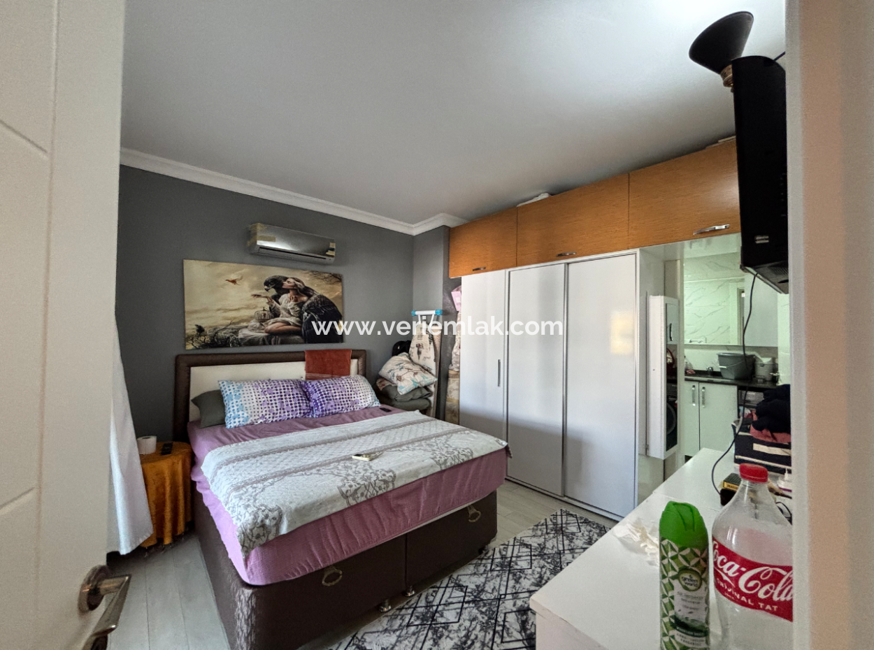 Comfortable Duplex Apartment For Sale In Seferihisar Hidirlik Neighborhood