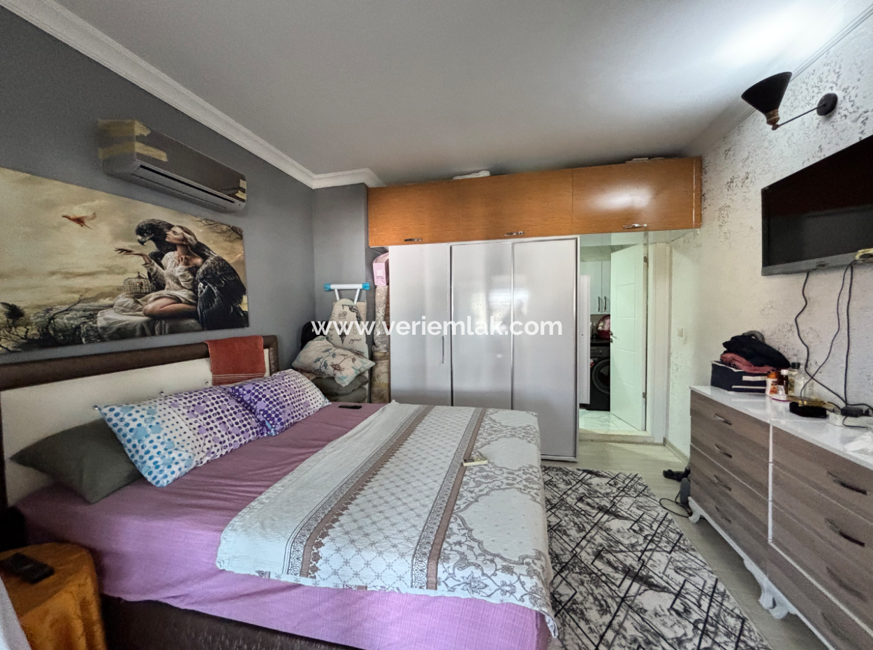 Comfortable Duplex Apartment For Sale In Seferihisar Hidirlik Neighborhood
