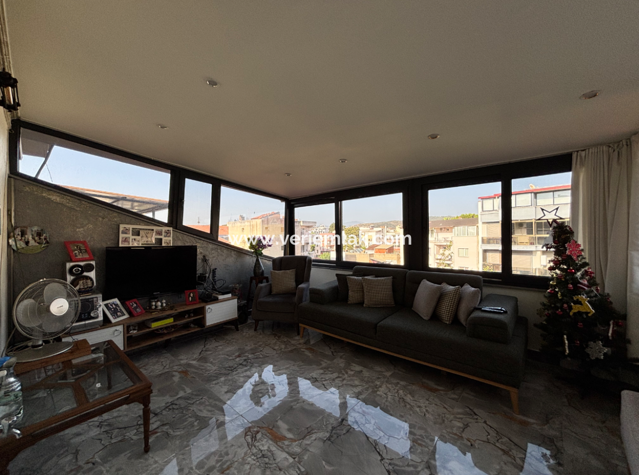 Comfortable Duplex Apartment For Sale In Seferihisar Hidirlik Neighborhood