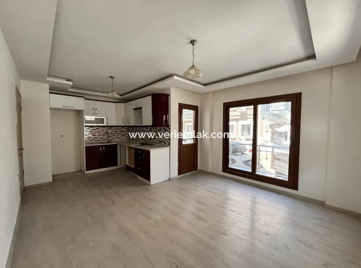 High Entrance In Seferihisar Çolakibrahim Bey Neighborhood 3 1 Spacious Apartment For Sale
