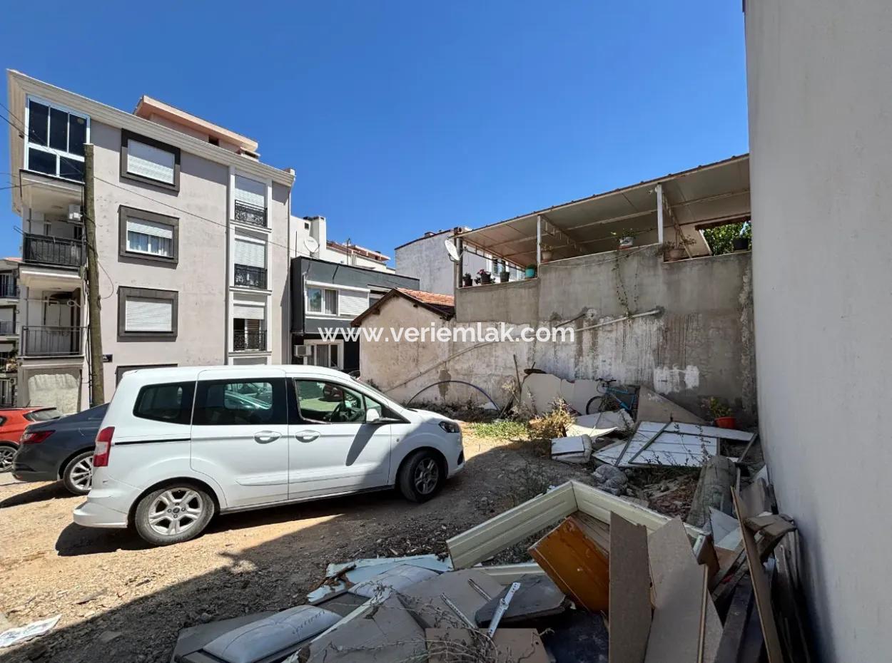 Corner Parcel In Seferihisar Hidirlik Neighborhood, 2 Storey Zoned Land For Sale