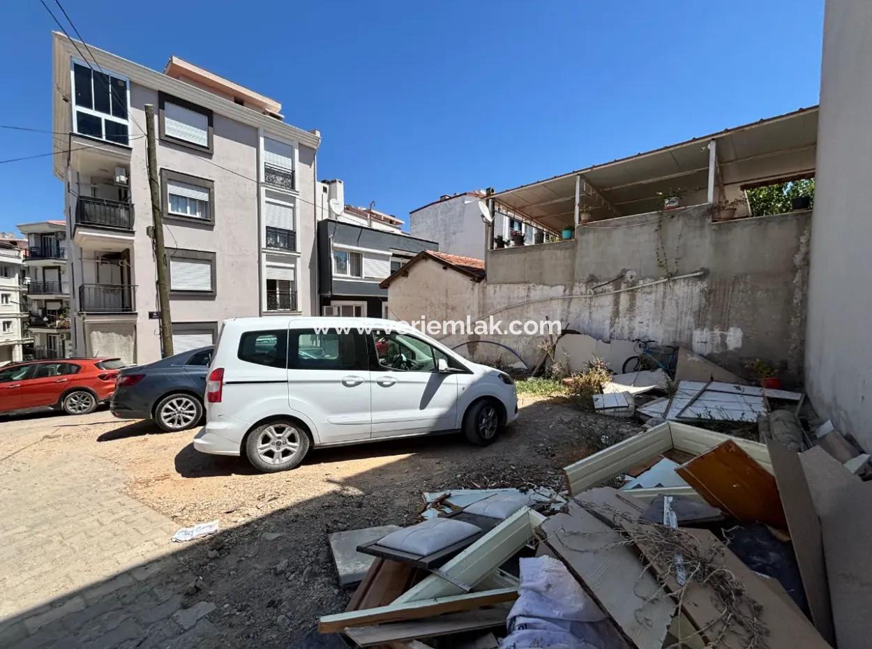 Corner Parcel In Seferihisar Hidirlik Neighborhood, 2 Storey Zoned Land For Sale