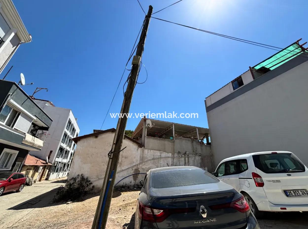 Corner Parcel In Seferihisar Hidirlik Neighborhood, 2 Storey Zoned Land For Sale