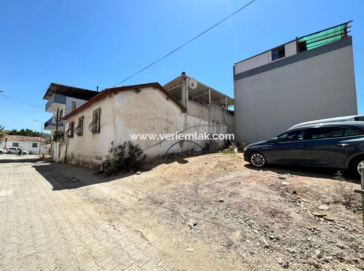Corner Parcel In Seferihisar Hidirlik Neighborhood, 2 Storey Zoned Land For Sale