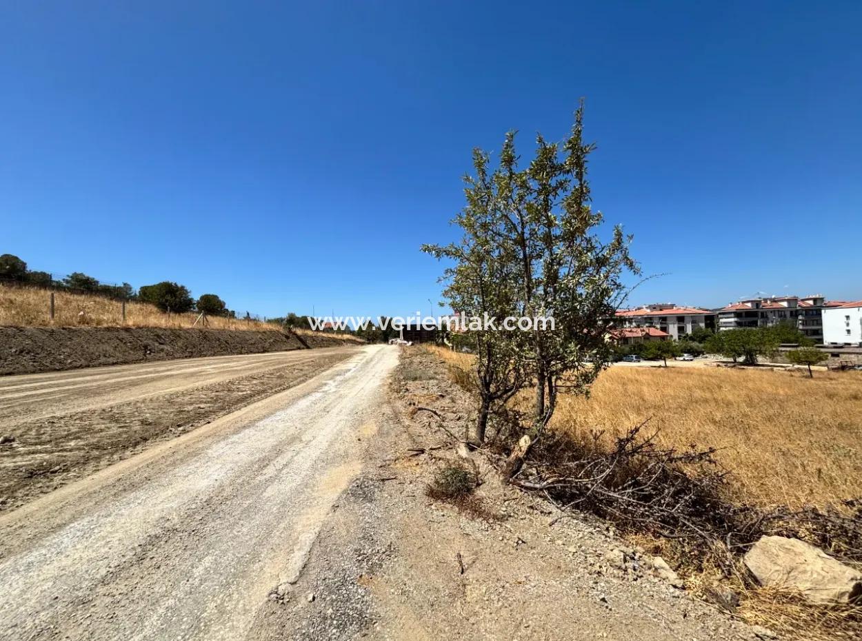 Land For Sale In Seferihisar Çolakibrahimbey Neighborhood Suitable For Horizontal Architecture And Suitable For Villa Construction
