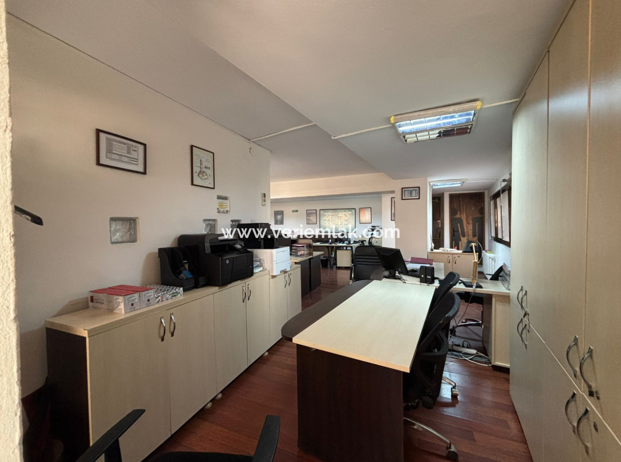 Near Alsancak Cyprus Martyrs 1St Floor 1 1 110M2 Workplace / Office For Rent With Wc!