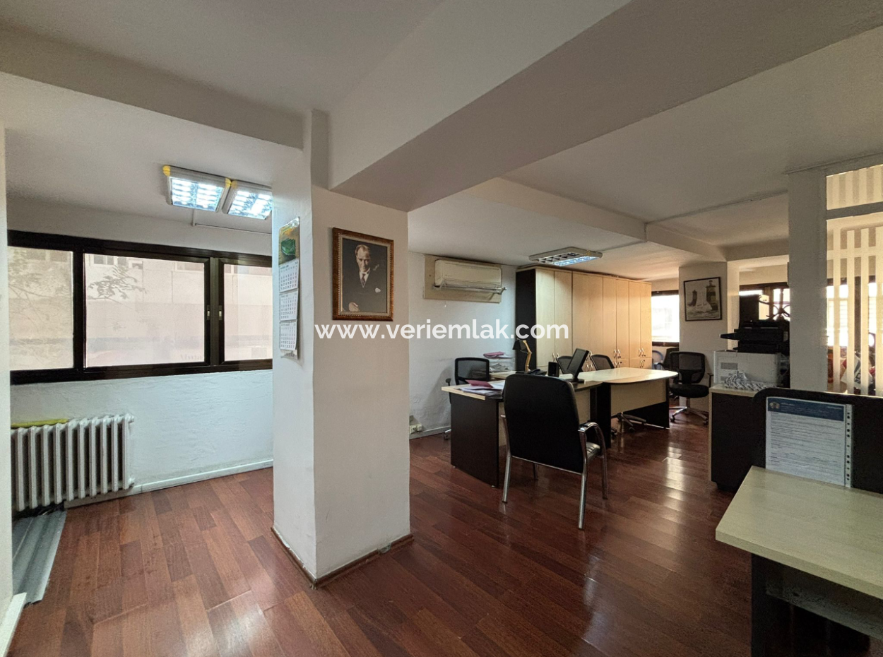 Near Alsancak Cyprus Martyrs 1St Floor 1 1 110M2 Workplace / Office For Rent With Wc!