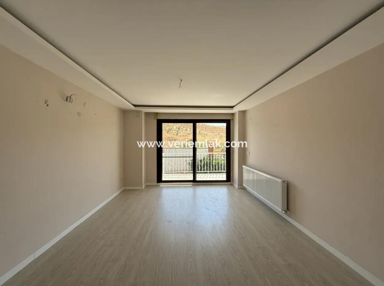 4 2 Duplex Flats For Sale In A Complex With Pool In Seferihisar Çolakibrahimbey Neighborhood