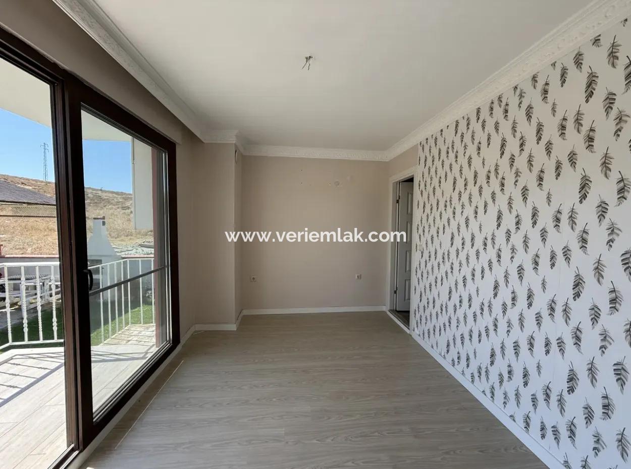 4 2 Duplex Flats For Sale In A Complex With Pool In Seferihisar Çolakibrahimbey Neighborhood