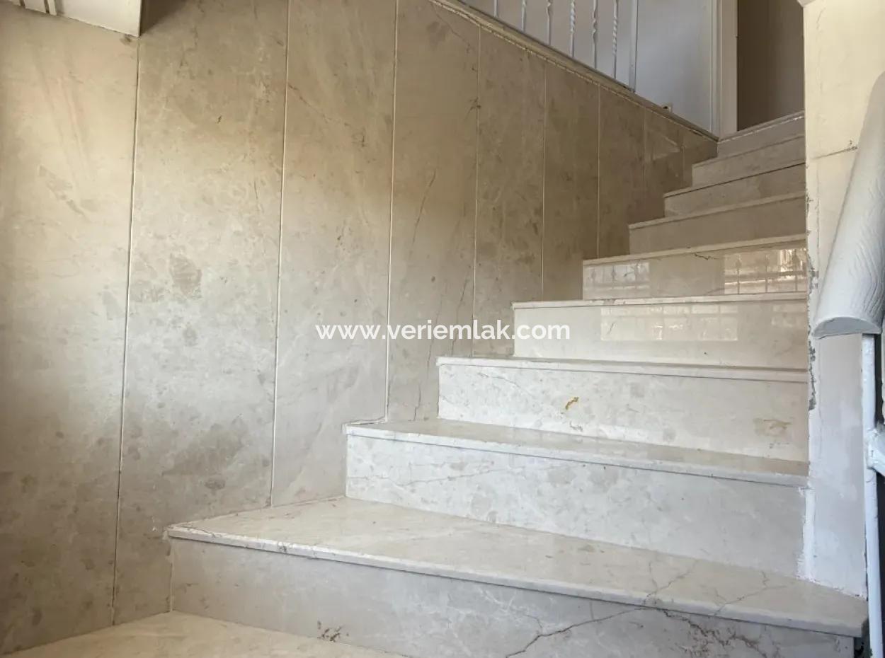 4 2 Duplex Flats For Sale In A Complex With Pool In Seferihisar Çolakibrahimbey Neighborhood