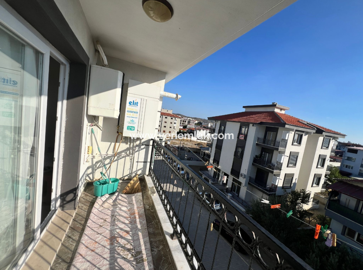 2 1 Indoor Kitchen Apartment For Sale In Seferihisar Çolakibrahim Bey