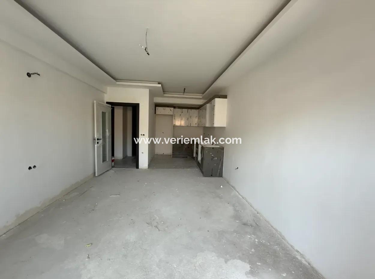 New 2 1 Apartment For Sale Near Seferihisar State Hospital, With A Wide Usage Area