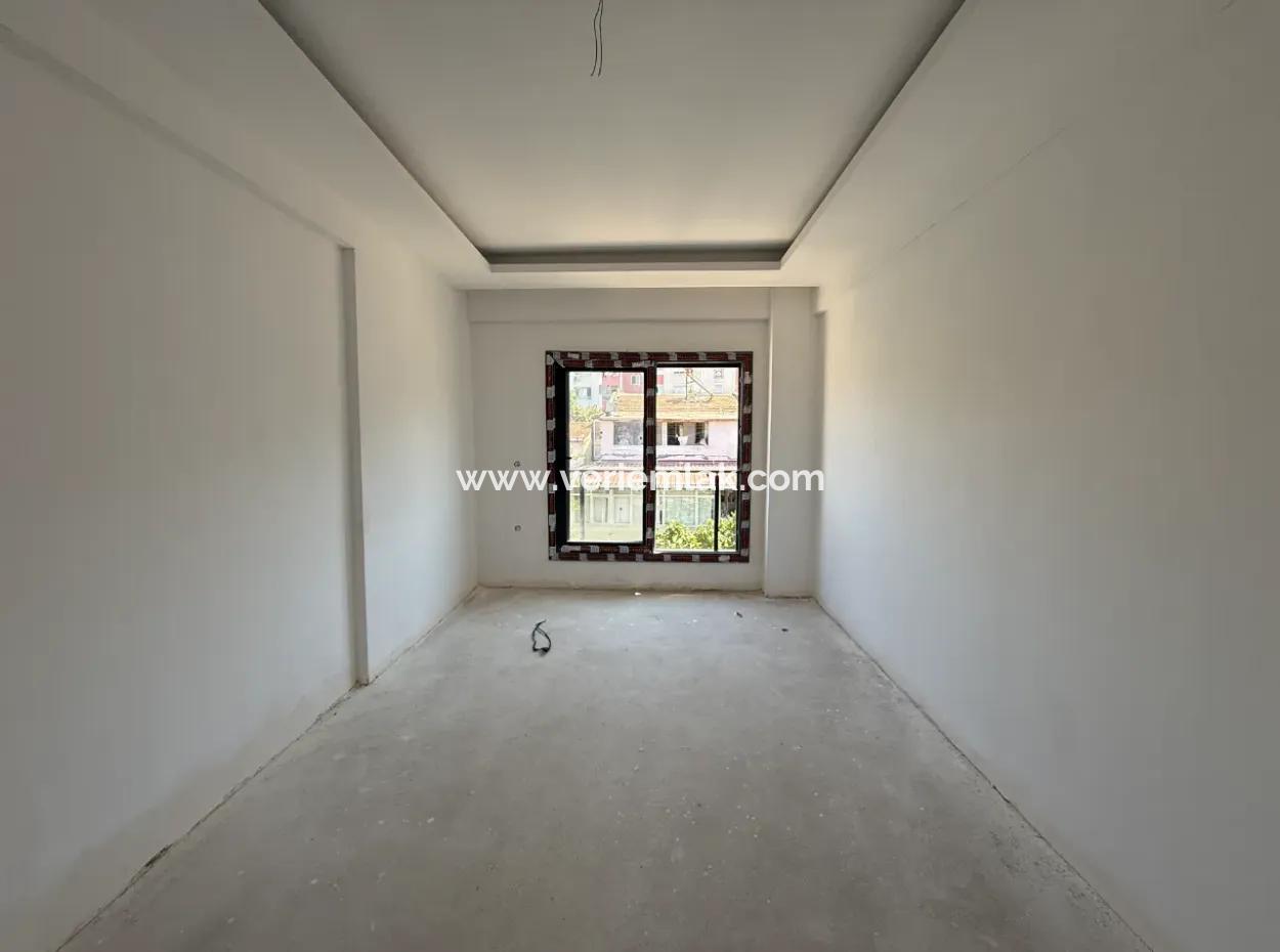 New 2 1 Apartment For Sale Near Seferihisar State Hospital, With A Wide Usage Area