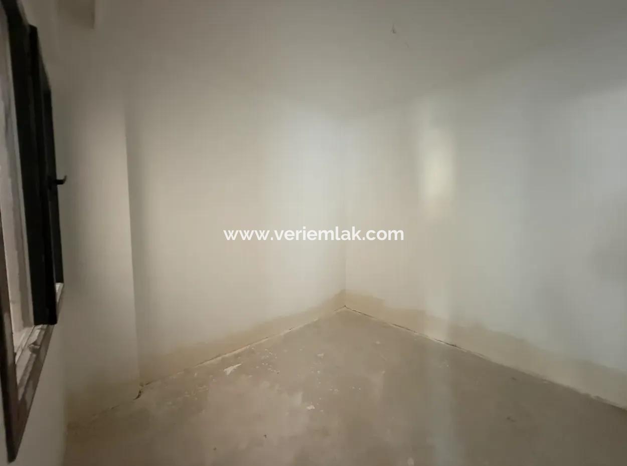 New 2 1 Apartment For Sale Near Seferihisar State Hospital, With A Wide Usage Area