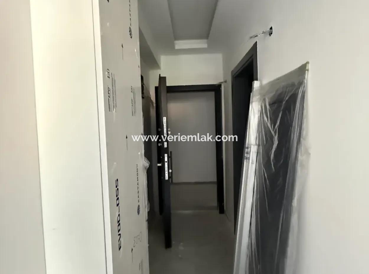 New 2 1 Apartment For Sale Near Seferihisar State Hospital, With A Wide Usage Area