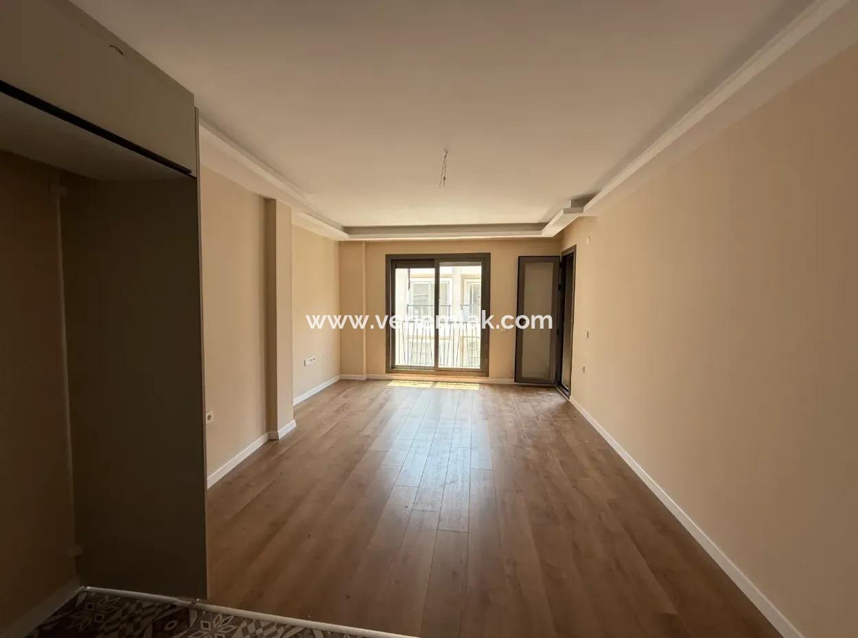 Modern And Luxurious 1 1 Apartment In Seferihisar Çolakibrahimbey!