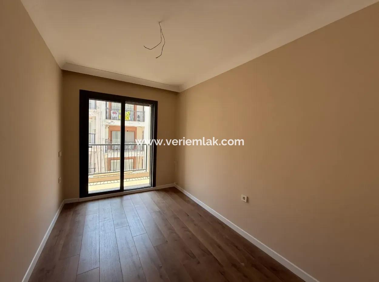 Modern And Luxurious 1 1 Apartment In Seferihisar Çolakibrahimbey!