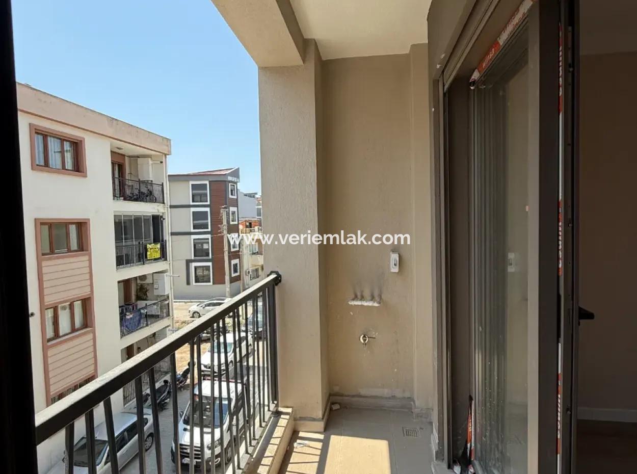 Modern And Luxurious 1 1 Apartment In Seferihisar Çolakibrahimbey!