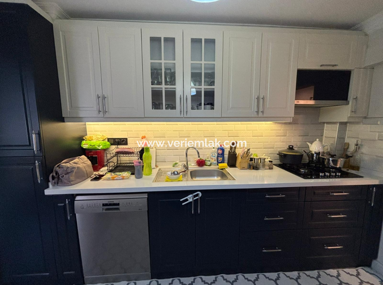 Alsancak Architect Sinanda Cost-Free 3 1 3Rd Floor Opportunity Apartment For Sale!