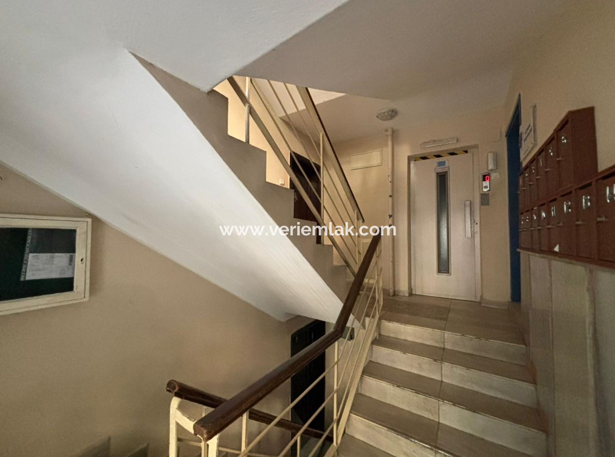 Alsancak Architect Sinanda Cost-Free 3 1 3Rd Floor Opportunity Apartment For Sale!