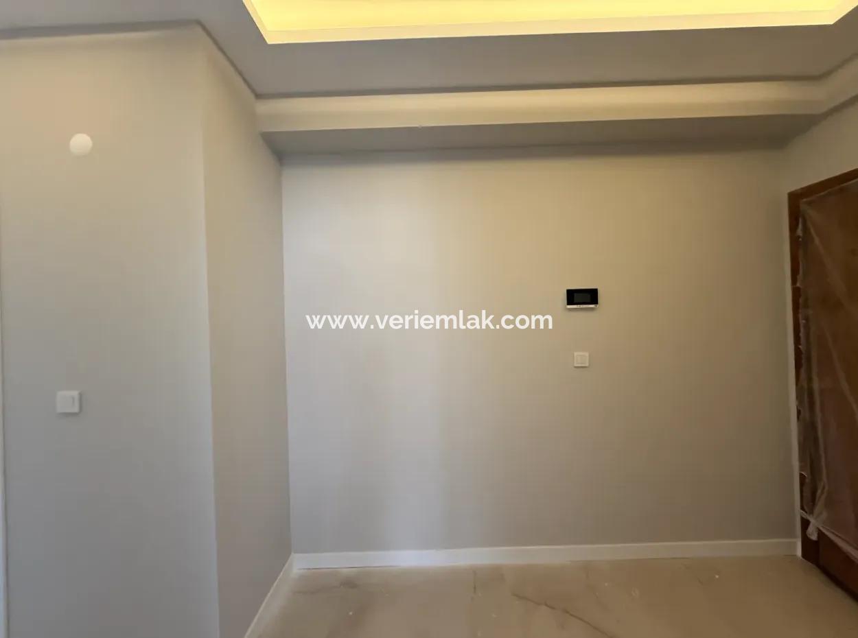 2 In 1 Apartment Designed With Luxury Architecture In Seferihisar Çolakibrahimbey