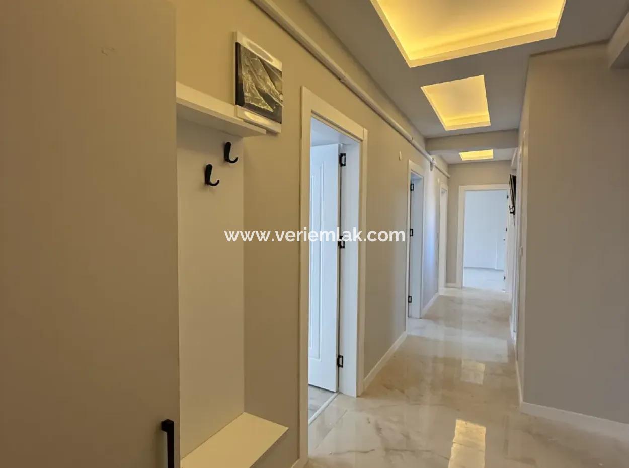 2 In 1 Apartment Designed With Luxury Architecture In Seferihisar Çolakibrahimbey