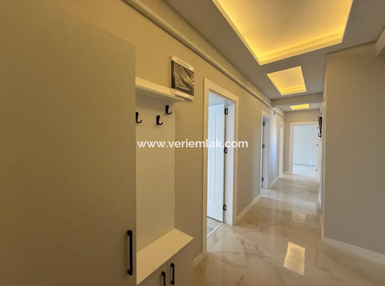 2 In 1 Apartment Designed With Luxury Architecture In Seferihisar Çolakibrahimbey