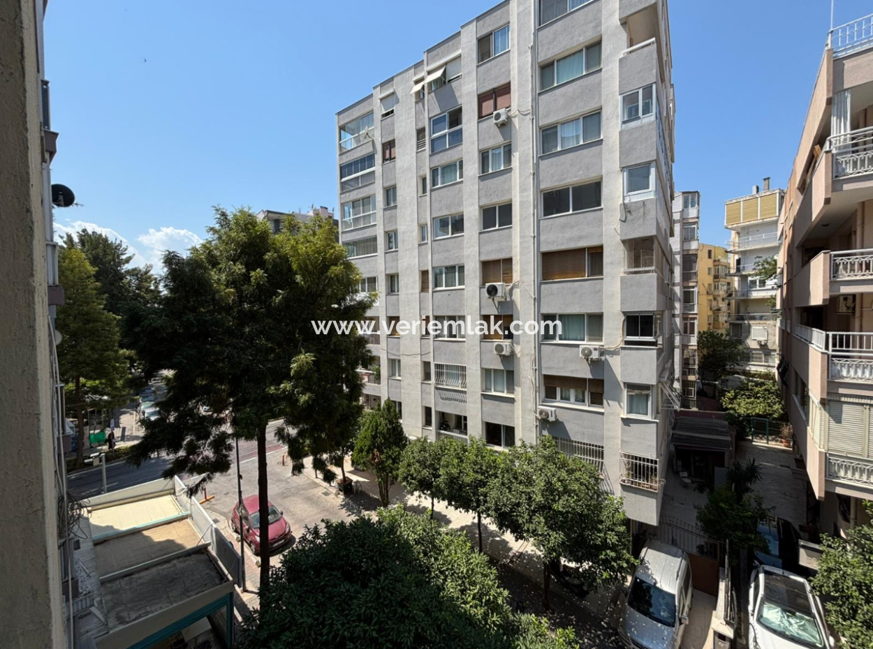 Opportunity Apartment For Rent 3Rd Floor 2 1 Rent On Alsancak Dutlu Street.