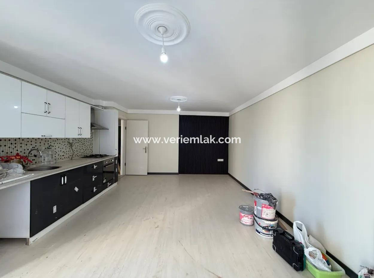 2 1 Centrally Situated Apartment For Sale In Seferihisar Hidirlik