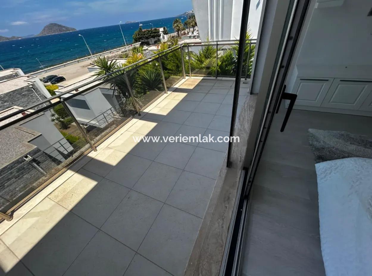 Detached Luxury Villa By The Sea In Turgutreis Yali