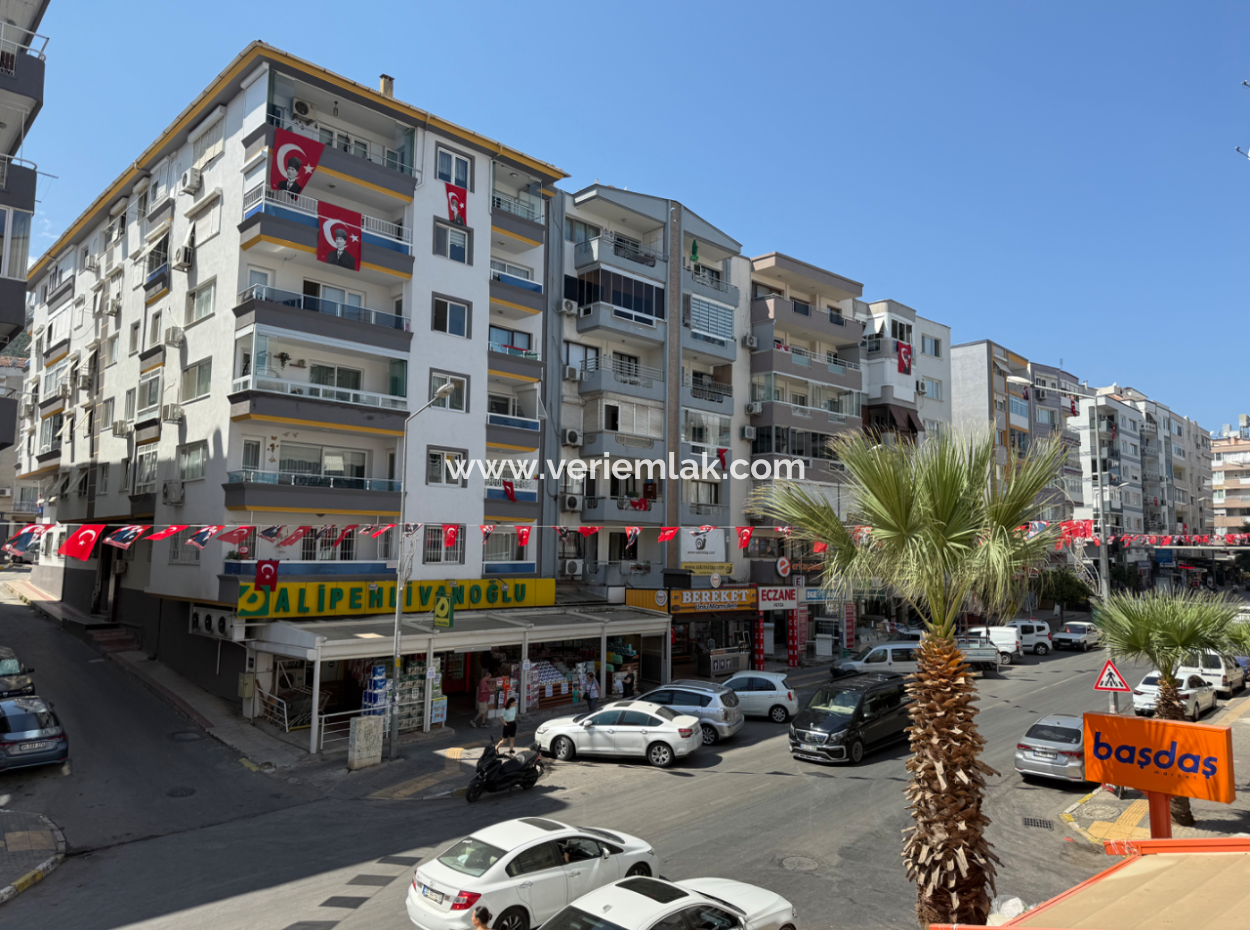 Free Of Cost On A Fully Renovated Street Near University Of Economics