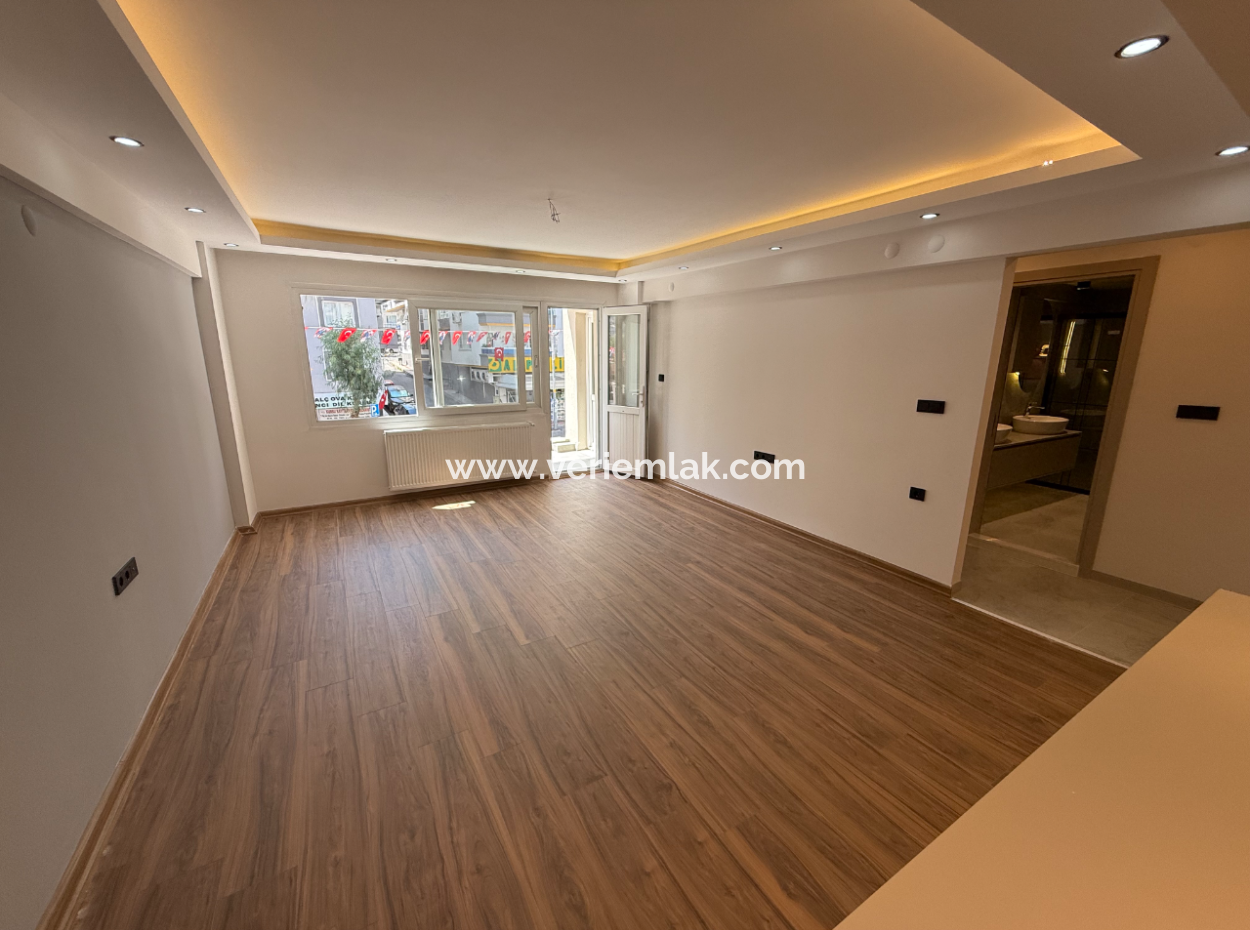 Free Of Cost On A Fully Renovated Street Near University Of Economics