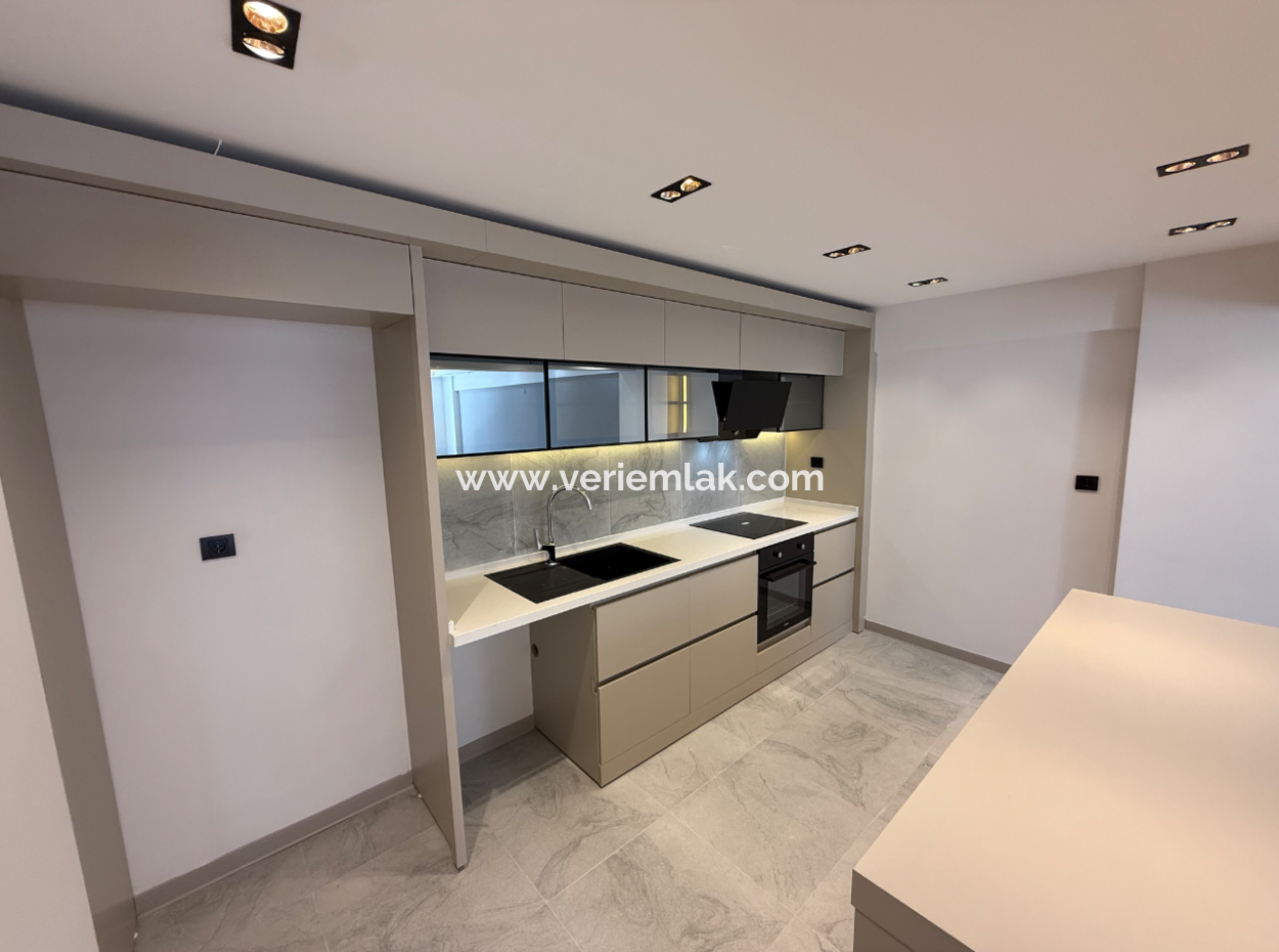 Free Of Cost On A Fully Renovated Street Near University Of Economics