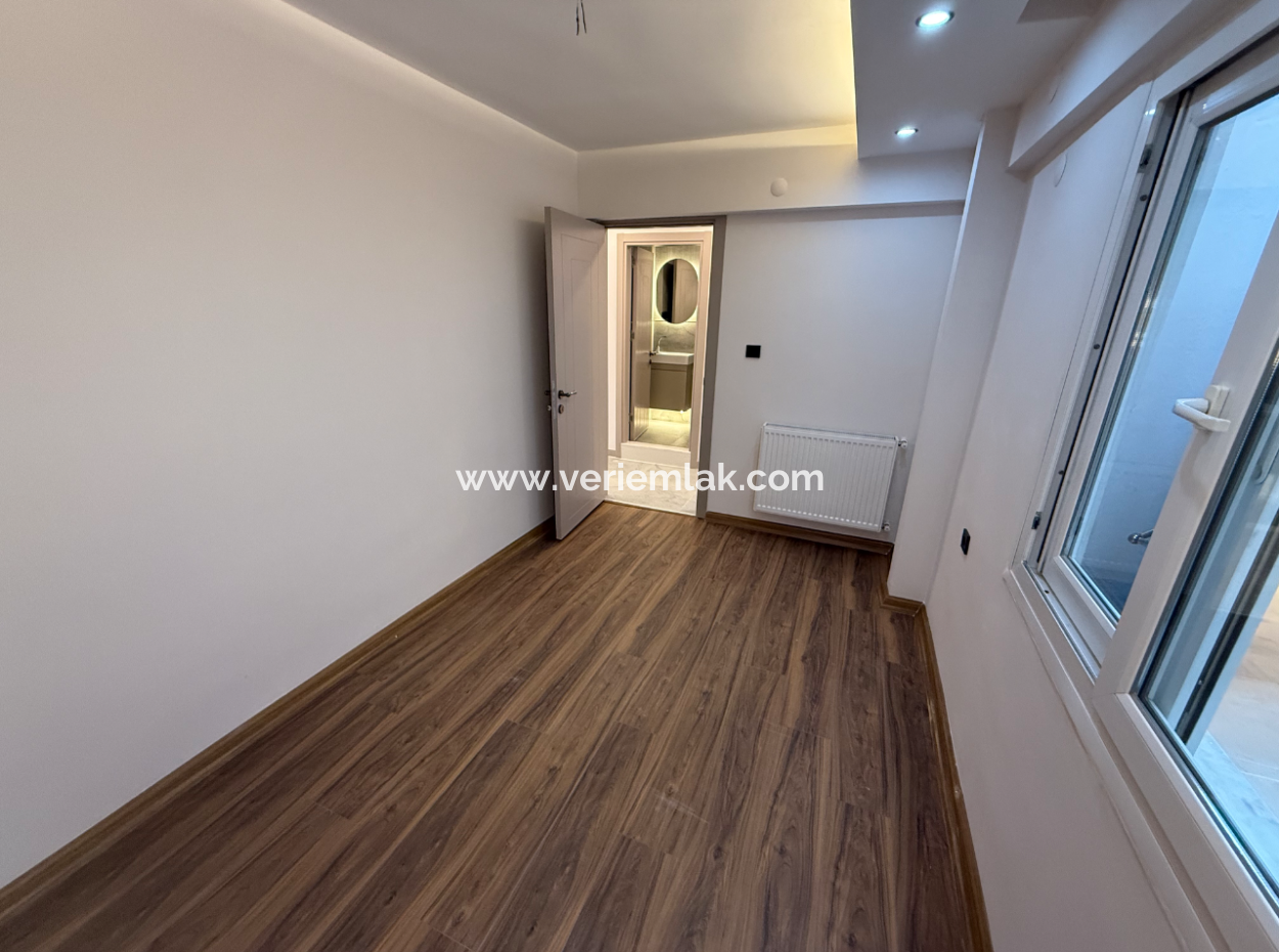 Free Of Cost On A Fully Renovated Street Near University Of Economics