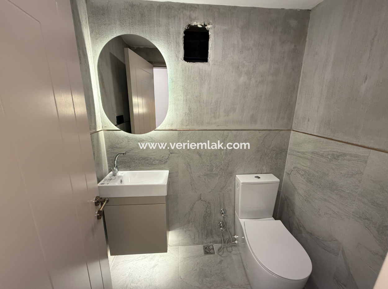 Free Of Cost On A Fully Renovated Street Near University Of Economics