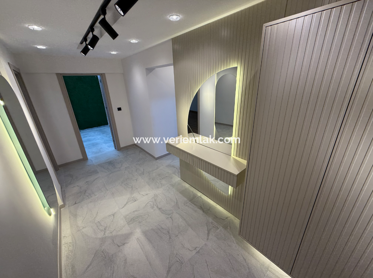 Free Of Cost On A Fully Renovated Street Near University Of Economics