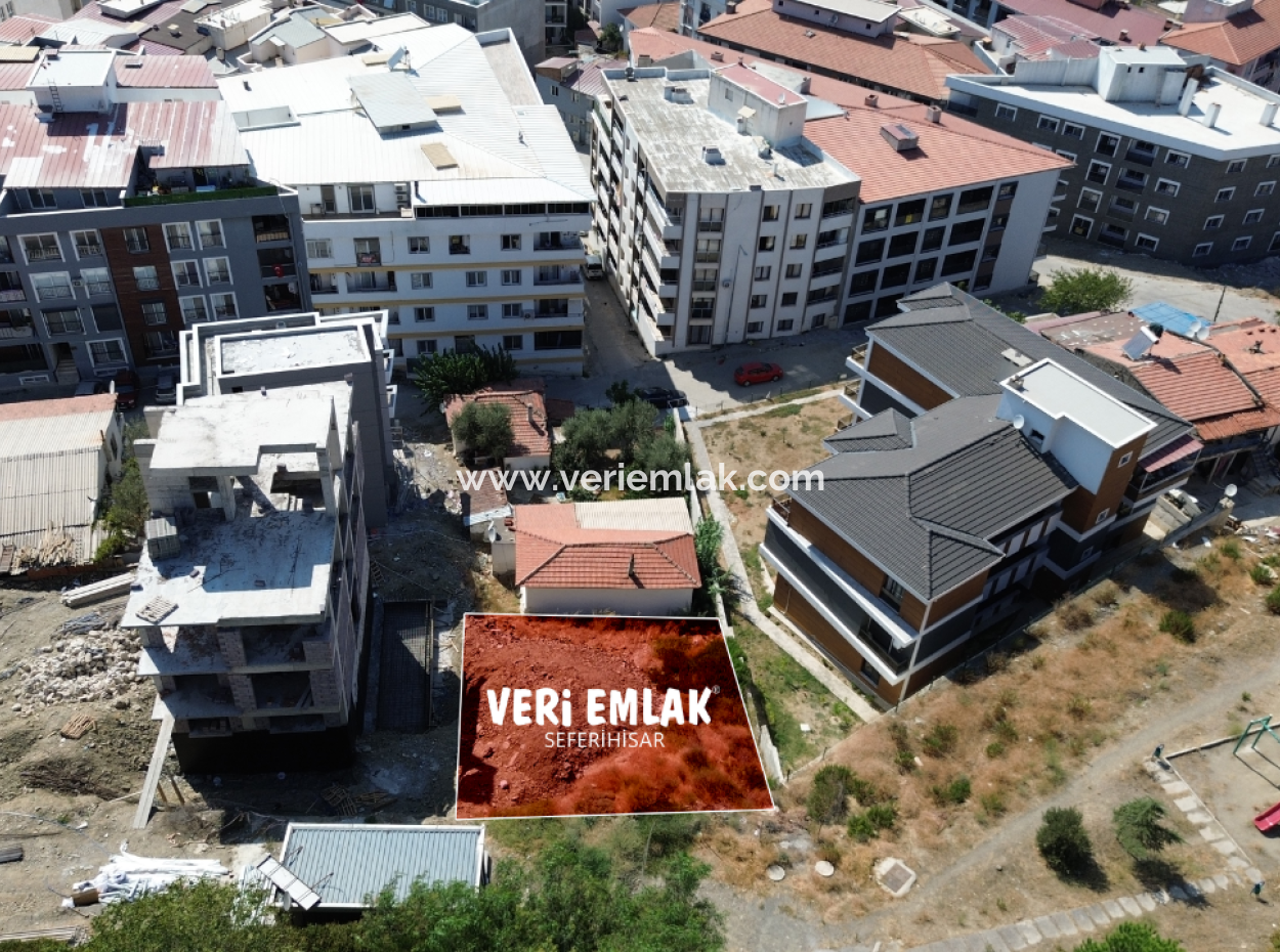 Zoned Land For Sale 300M2 Near Seferihisar State Hospital