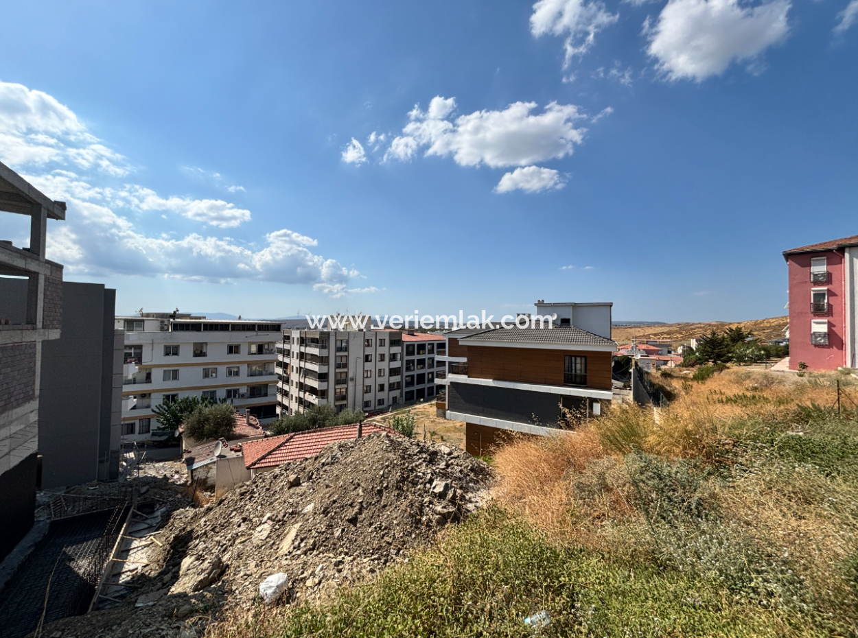 Zoned Land For Sale 300M2 Near Seferihisar State Hospital