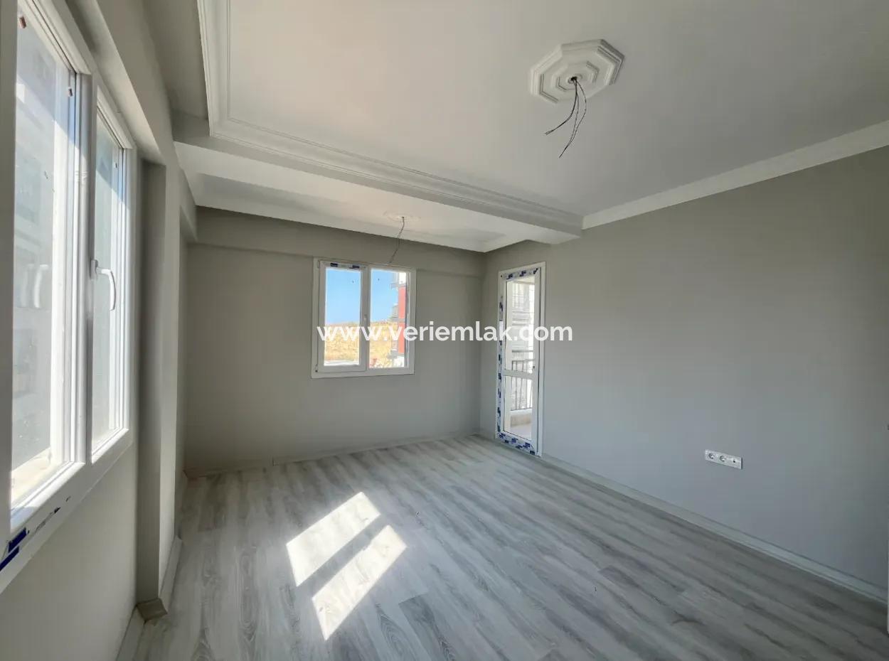 Complete Building For Sale Suitable For Investment In Seferihisar Camikebir Neighborhood