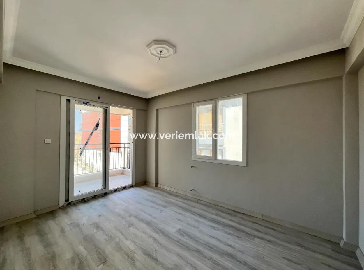 Complete Building For Sale Suitable For Investment In Seferihisar Camikebir Neighborhood