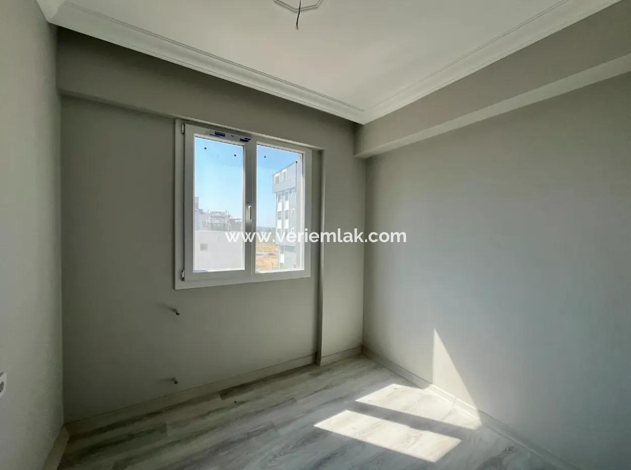 Complete Building For Sale Suitable For Investment In Seferihisar Camikebir Neighborhood