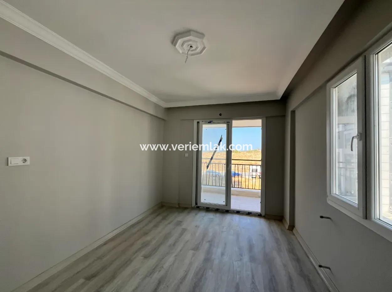 Complete Building For Sale Suitable For Investment In Seferihisar Camikebir Neighborhood