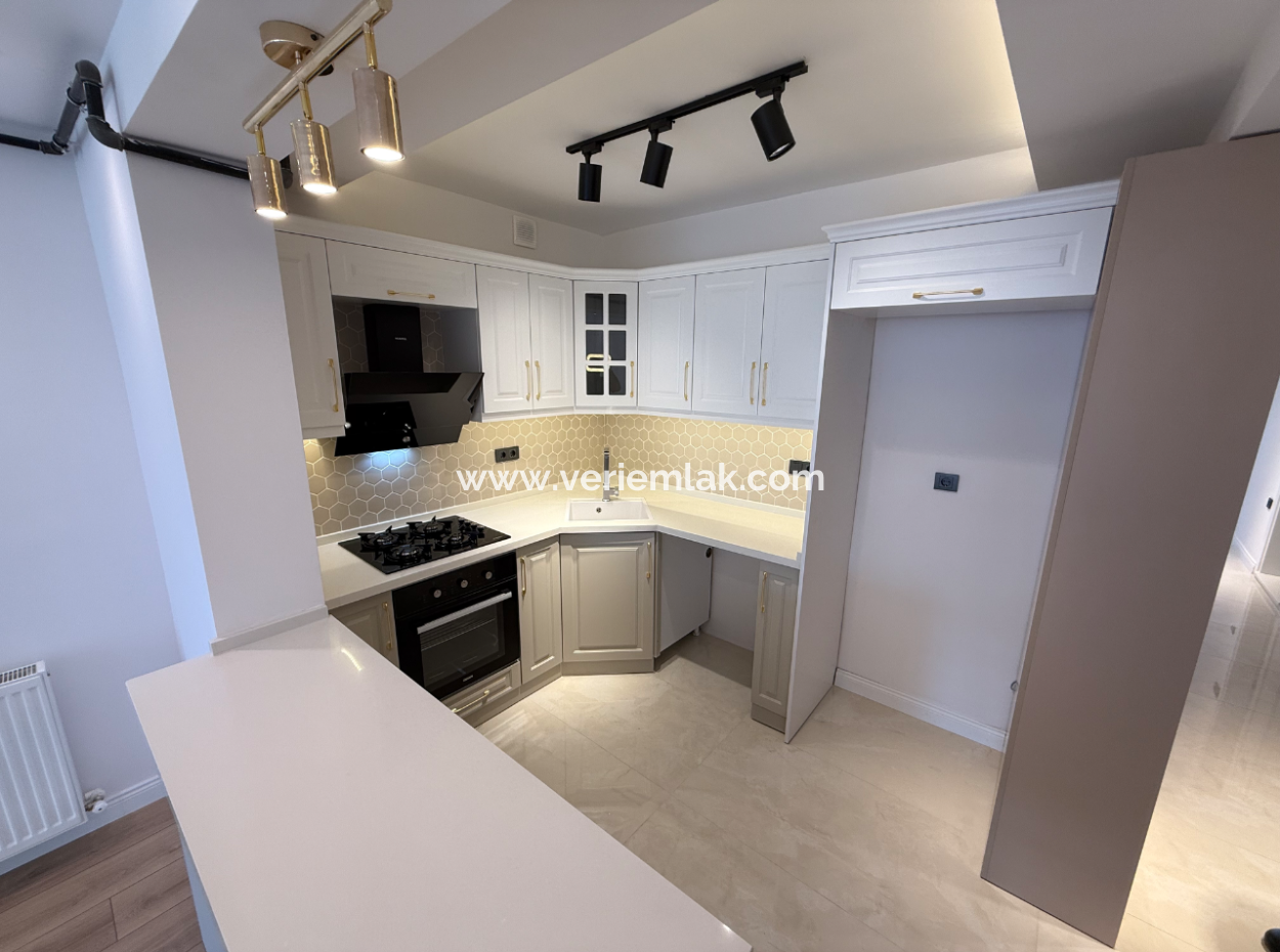 Near Göztepe Stadium On The Street With Full Renovation And Elevator Parking Lot