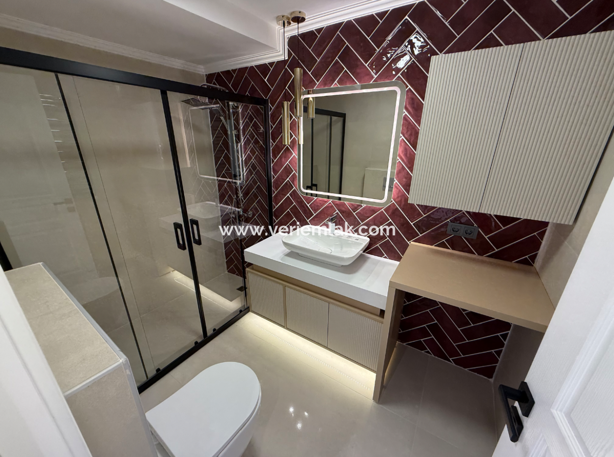 Near Göztepe Stadium On The Street With Full Renovation And Elevator Parking Lot