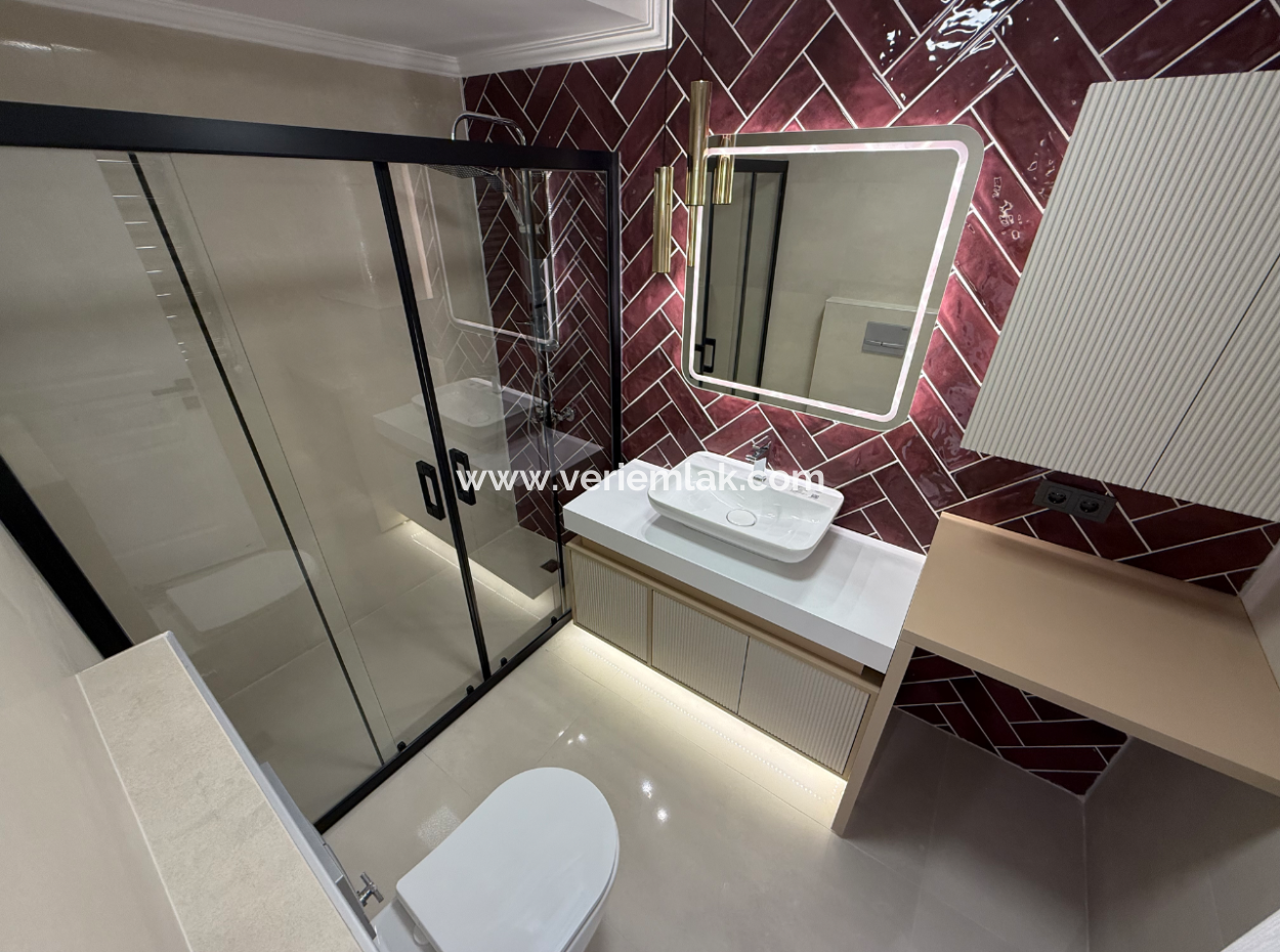 Near Göztepe Stadium On The Street With Full Renovation And Elevator Parking Lot